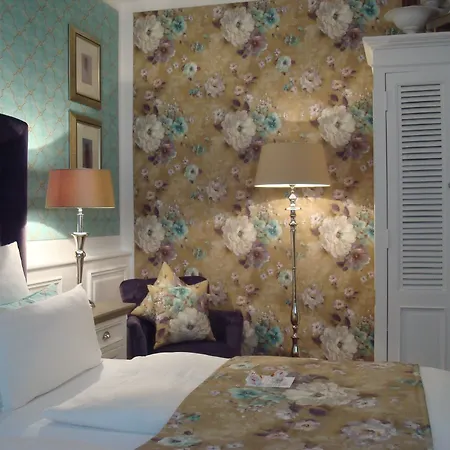 Sir&lady Astor Hotel 3*