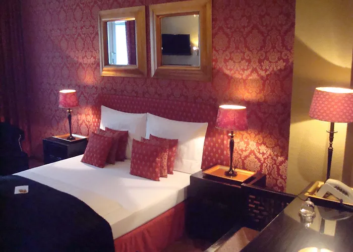 Boutique Sir & Lady Astor - The Charming 3* Düsseldorf