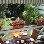 Boutique Sir & Lady Astor - The Charming 3* Düsseldorf