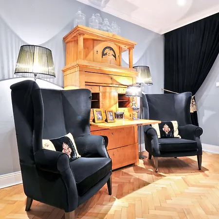 Boutique Sir & Lady Astor - The Charming Szálloda 3*