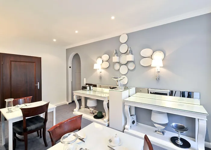 Отель Boutique Sir & Lady Astor - The Charming