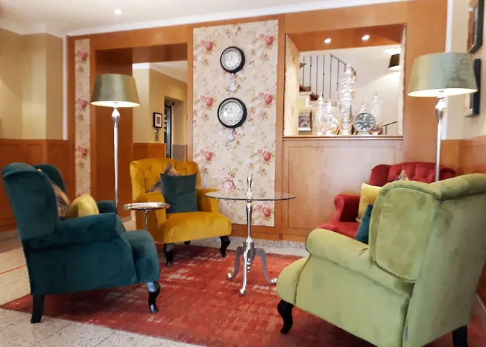 מלון Boutique Sir & Lady Astor - The Charming 3*