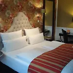 Boutique Sir & Lady Astor - The Charming Szálloda 3*