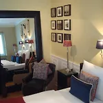 Boutique Sir & Lady Astor - The Charming 3*